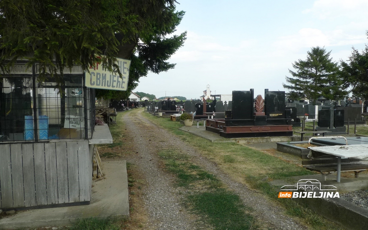 Na groblju u Batkoviću slobodno još samo desetak grobnih mjesta (FOTO)