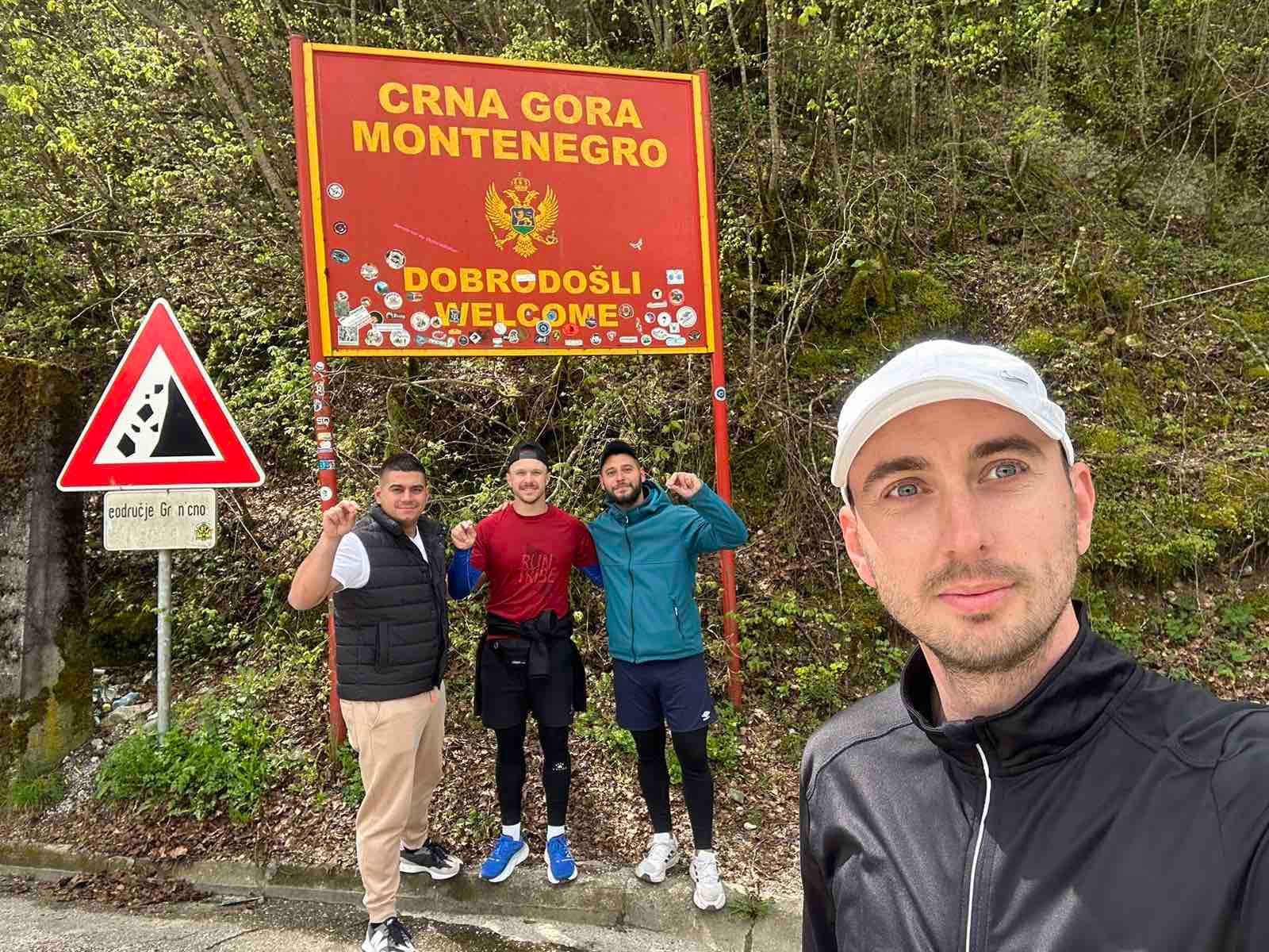 Prije 10 dana iz Banjaluke krenuli za Ostrog: Milan, Siniša i Damjan na hodočašću za porodicu, prijatelje, kumove i sugrađanku Dariju Karanović (FOTO)