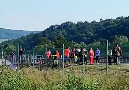 Vatrogasac sa mjesta teške nesreće u Hrvatskoj „Izvlačili smo mrtve, jedan vozač je izletio kroz šoferšajbnu, ovo u životu NISAM VIDIO“