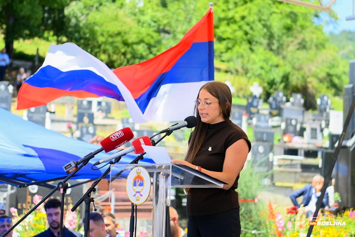 Ana Mlađenović Đukanović: Moj otac je bio čestit čovjek, ali ga nikada nisam upoznala