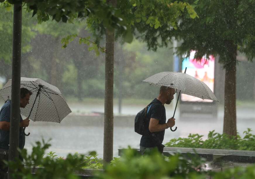 Meteorolozi ZATRPANI PITANJIMA, građane zanima gdje će da grmi i kakvo vrijeme će ih pratiti do Neuma