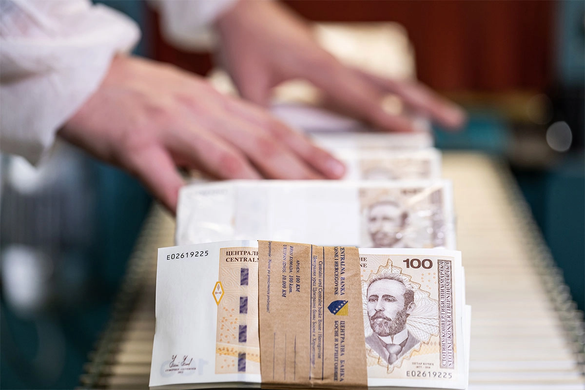 Vlada Republike Srpske izdvaja 16 miliona KM za učenike i studente