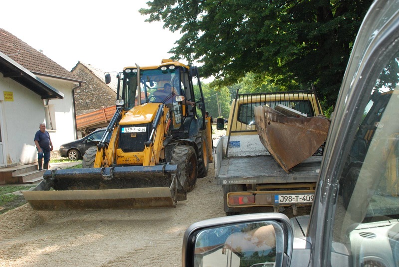 Nevrijeme u Banjici izazvalo štetu na objektima, izlila rječica Tavna (FOTO)