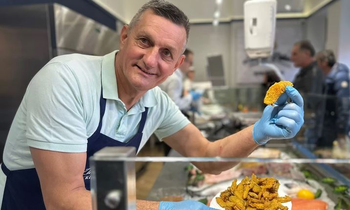 Kuvar Darko pravi čips od šarana: Sve se prodalo pred slavu