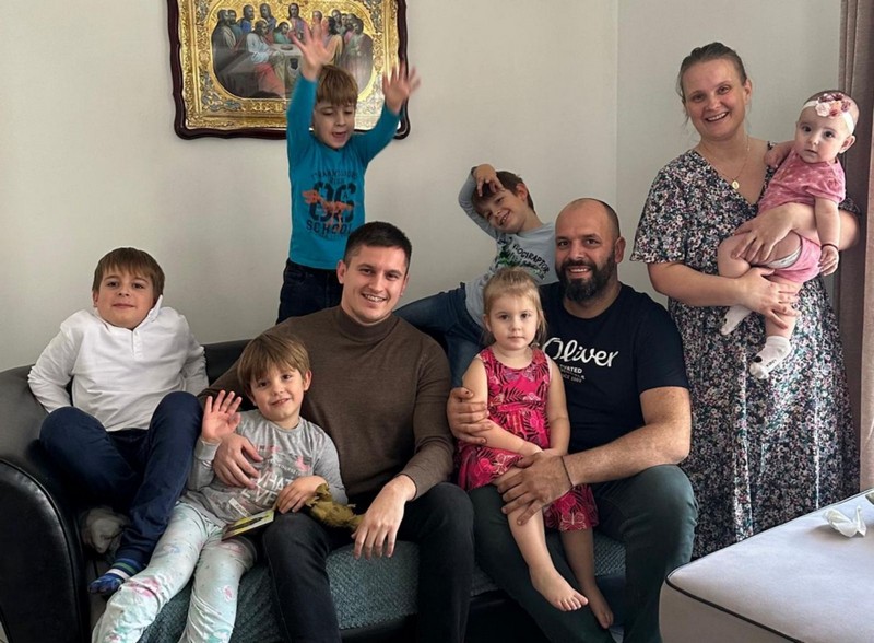 Višković: Neka praznici budu podsjećanje da je porodica temelj našeg društva (FOTO)