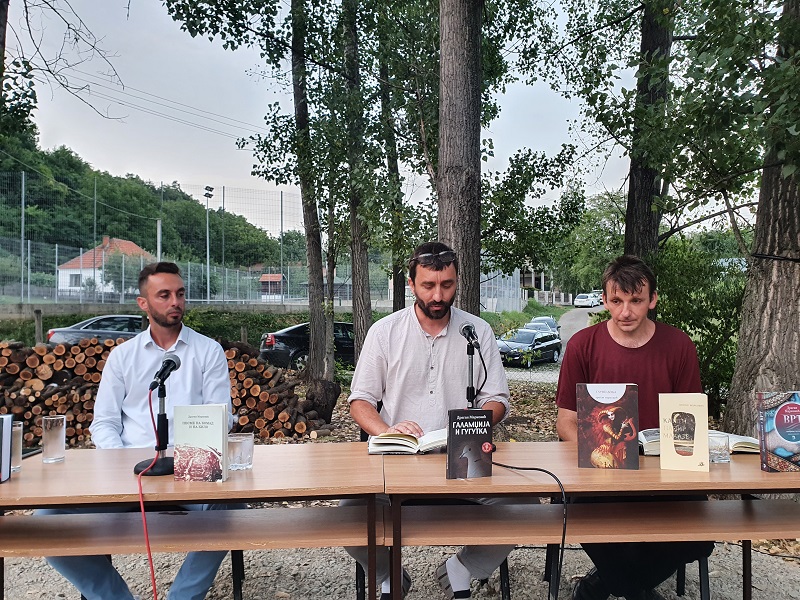 Ugljevik: Promovisana knjiga “Vrt” pjesnika Dragana Markovića 