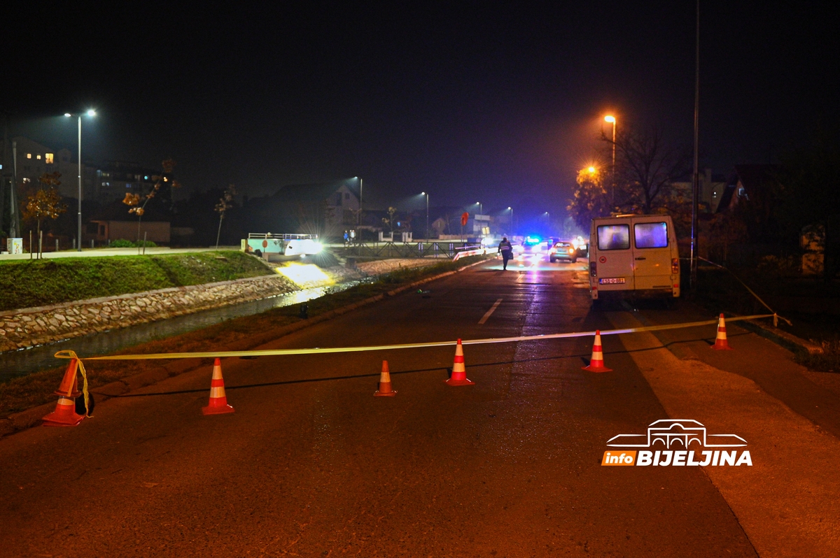 DETALJI TRAGEDIJE Poginuo dječak, roditelji pritekli da pomognu, pa ih udarilo drugo vozilo