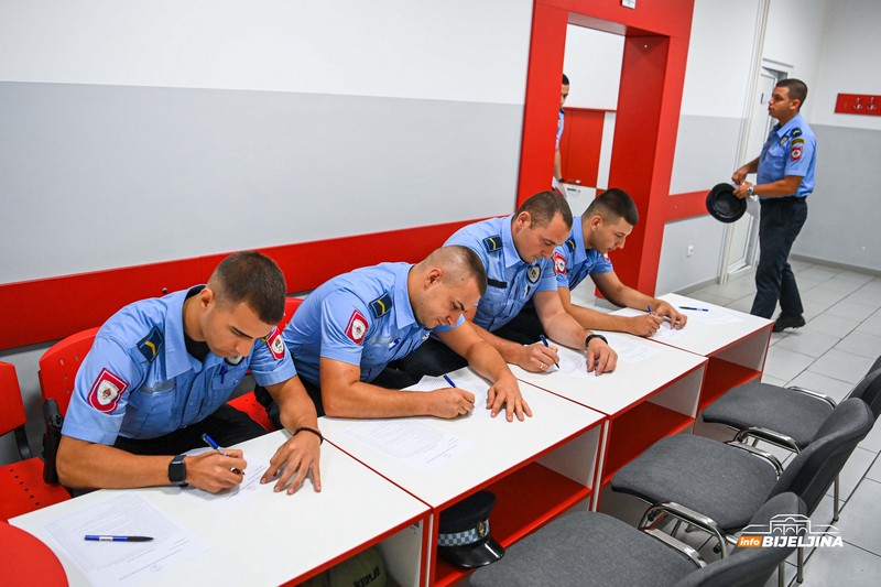 Desetine policajaca PU Bijeljina donirale krv: Neki u humanom čini učestvuju i više od 50 puta (FOTO)