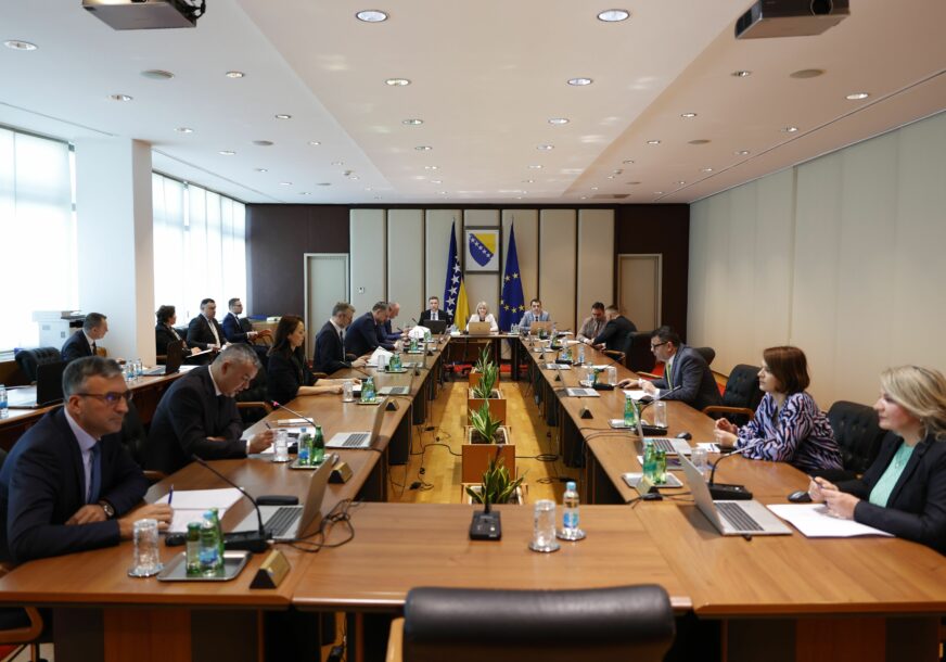 Nakon pola godine: Institucije BiH konačno dobijaju budžet, traži se GLAVNI KRIVAC ZA KAŠNJENJE