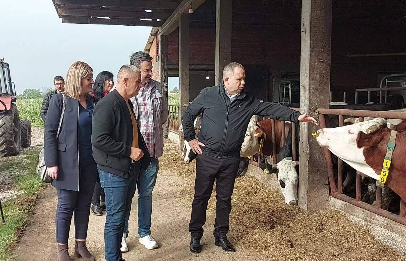 Kandidati Pokreta Uspješna Srpska posjetili farmu Nebojše Đokića iz Dvorova (FOTO)