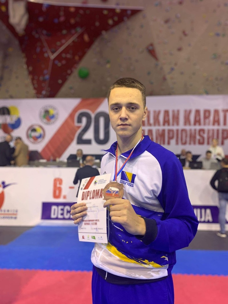 Policajac Saša Nedić iz Bijeljine: Karate mi pomaže u boljoj pokretljivosti i zapažanju detalja (FOTO)