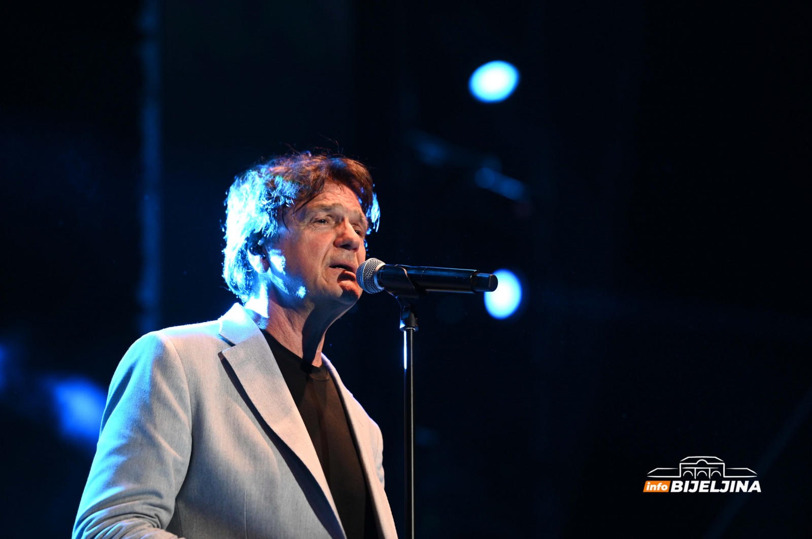 Koncert decenije u Bijeljini: Čolićeve bezvremenske hitove uglas pjevali obožavaoci svih generacija (FOTO, VIDEO) 