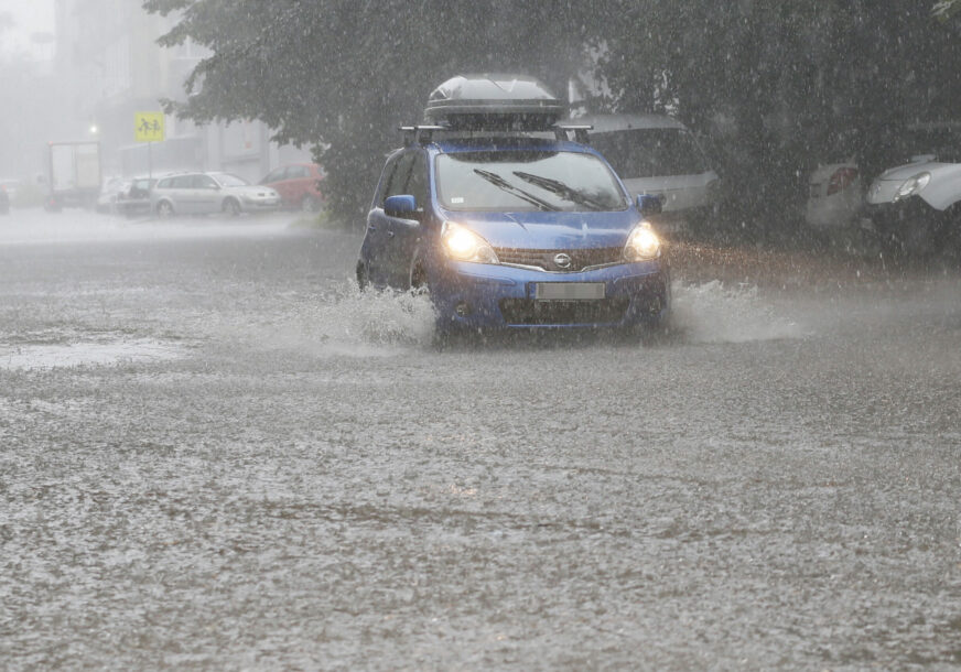 Stanje se pogoršava: BH Meteo upozorava na POJAČAVANJE PADAVINA širom zemlje (FOTO)