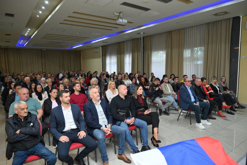 Jednoglasno: Marijana Mojić izabrana za predsjednicu Aktiva žena GrO Ujedinjene Srpske Bijeljina (FOTO) 