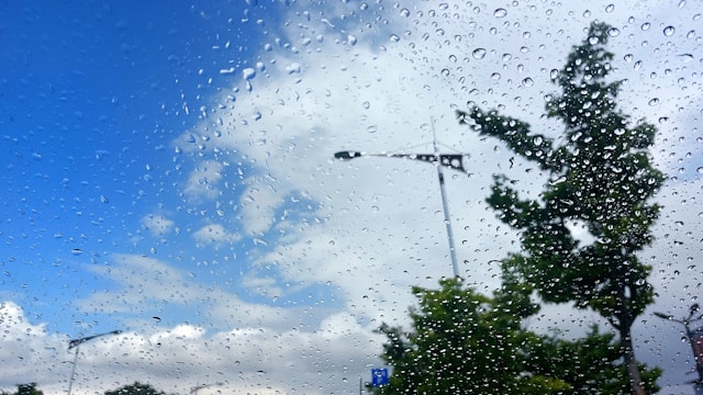 Danas oblačno i nestabilno, tokom dana kiša i pljuskovi s grmljavinom