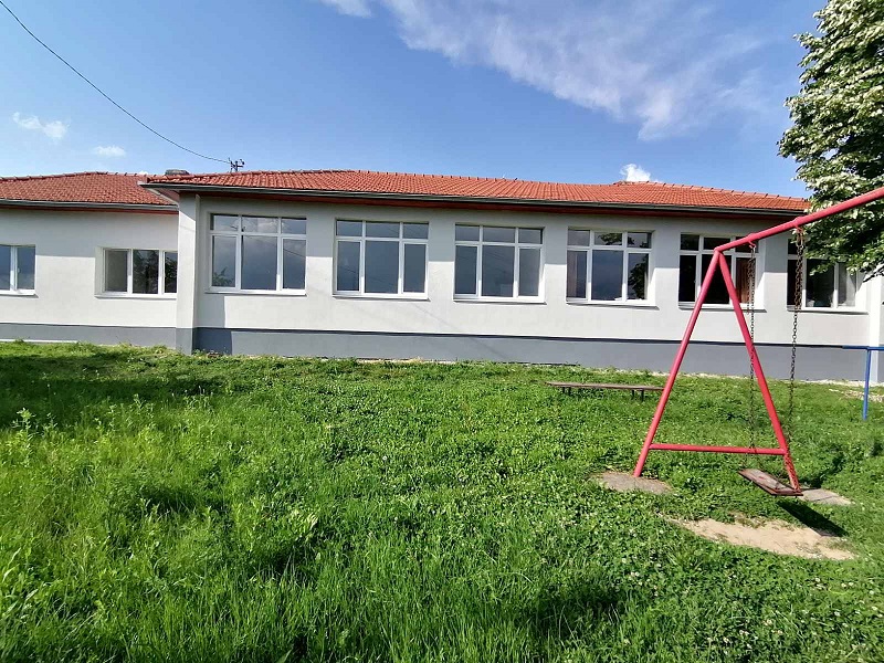 Završeni radovi na vanjskom uređenju škole u Bobetinom Brdu