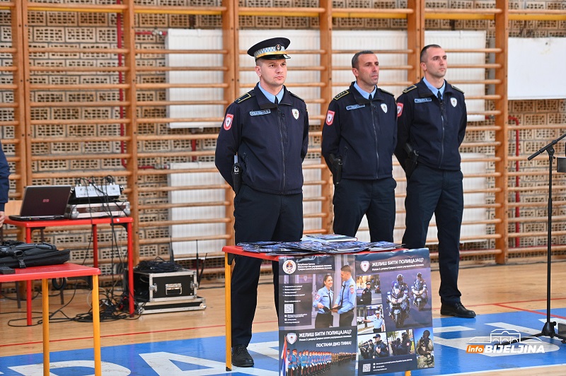 Bijeljina: Promovisana Srednja škola unutrašnjih poslova, trenutno potrebno stotine policajaca (FOTO)