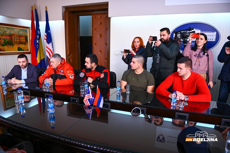 Bijeljina: Članovi spasilačke ekipe krenuli u Tursku (FOTO)