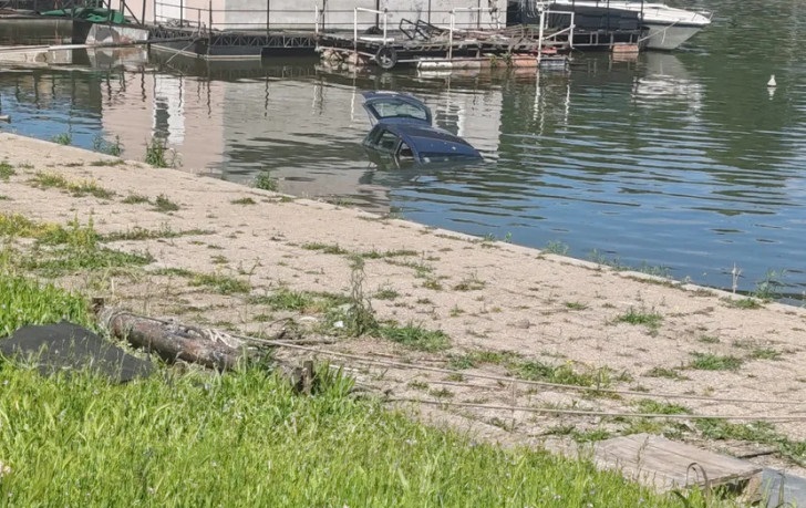 Tek položio vozački ispit pa sletio u Savu!