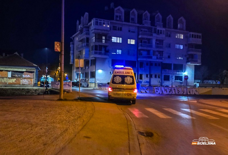 Bijeljina: Pijani biciklista sletio u kanal, intervenisali vatrogasci, Hitna i policija (FOTO)