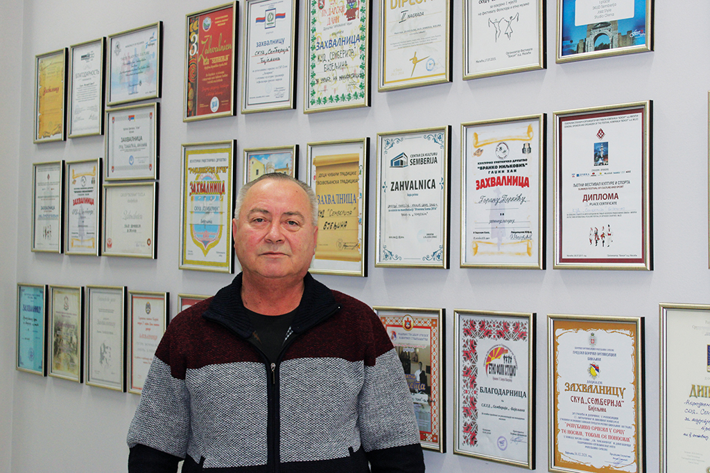 Goran Perkić, folklorista, koreograf, umjetnik i gotovo pet decenija član SKUD-a Semberija