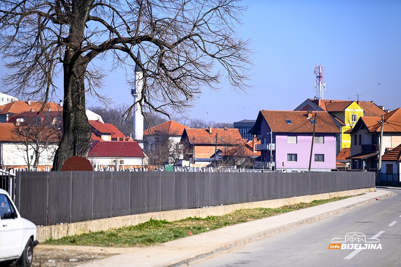 Bijeljina: Rekonstruisana ograda mezarja Pilakuša, izgrađena pristupna staza i musala (FOTO)