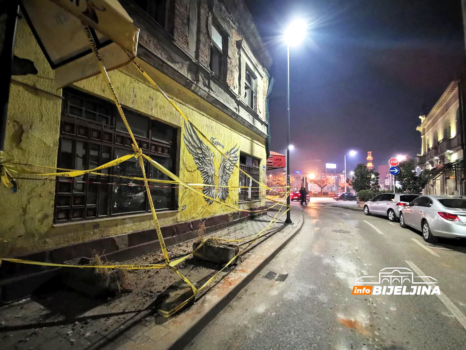 RUGLO u centru Bijeljine: Svi peru ruke od građevine koja izgleda sablasno (FOTO)