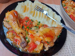 2 RECEPTA SPOJENA U 1: Sataraš sa piletinom - jednostavan obrok za svačiji džep