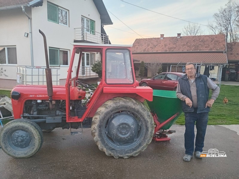 Ugledni Semberac (73) sa suprugom obrađuje 22 hektara: “Dok god mogu, neću dozvoliti da mi oranice zarastaju” (FOTO)