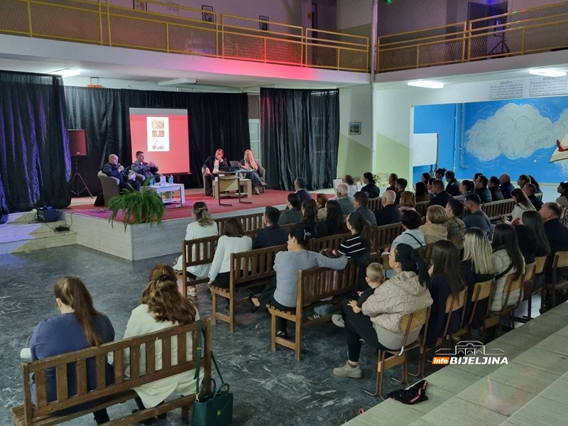 U Vlasenici promovisana knjiga Mijomira N. Lalovića: Čuva imena stotina Srba sa stratišta Galicije i Italije (FOTO)