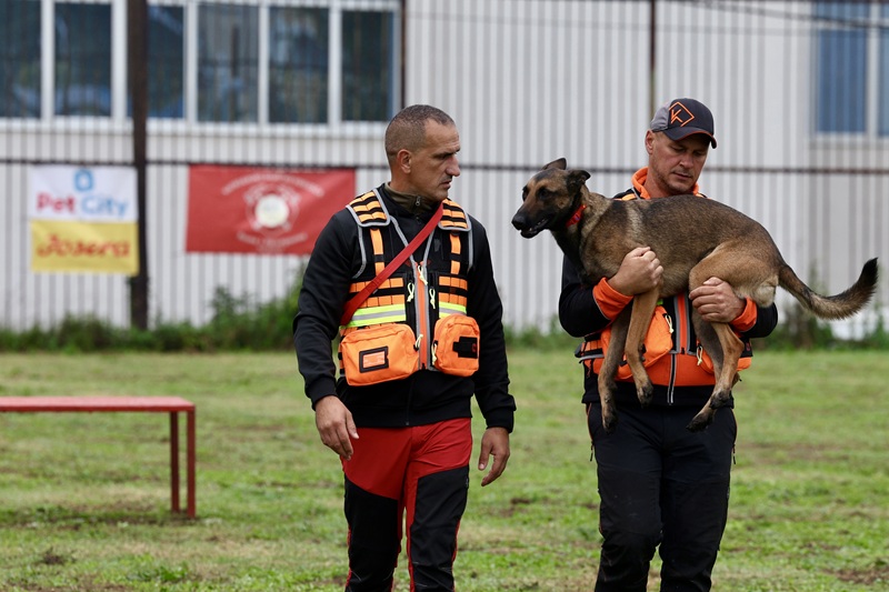 Tim GSS Bijeljina u međunarodnom programu obuke: Pas Kia polaže ispit za spasavanje ljudi