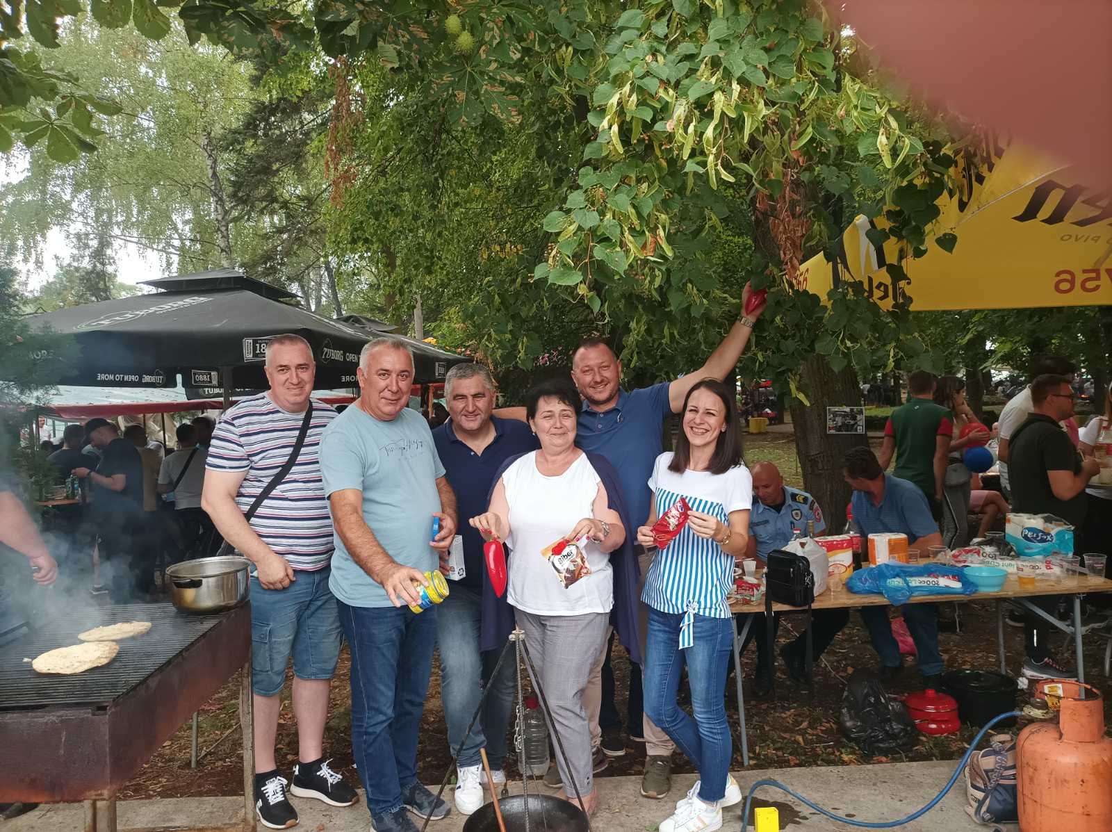 Bijeljina: Šezdeset ekipa nadmetalo se u spremanju kotlića (FOTO)