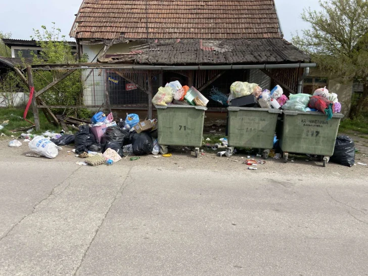 Potkozarje na mukama: Po pet dana bez vode, u prašini i smeću