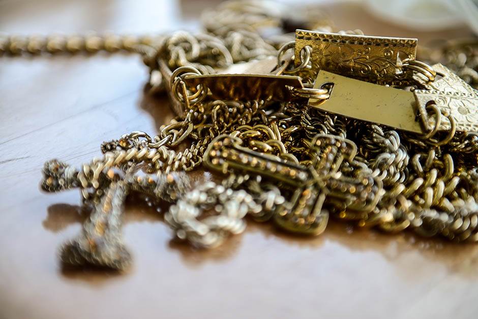 UIO BiH organizuje prodaju oduzetog nakita