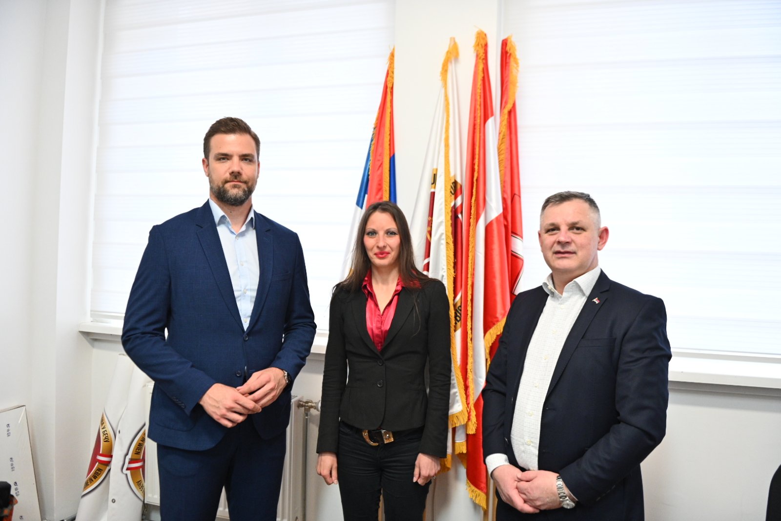 Humanitarna slikarska radionica u Beču: Prikupljaju novac za djecu sa Kosova (FOTO)