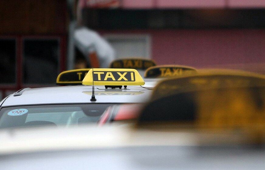 „Lakše otvoriti apoteku, nego DOBITI LICENCU ZA TAKSI u Banjaluci“