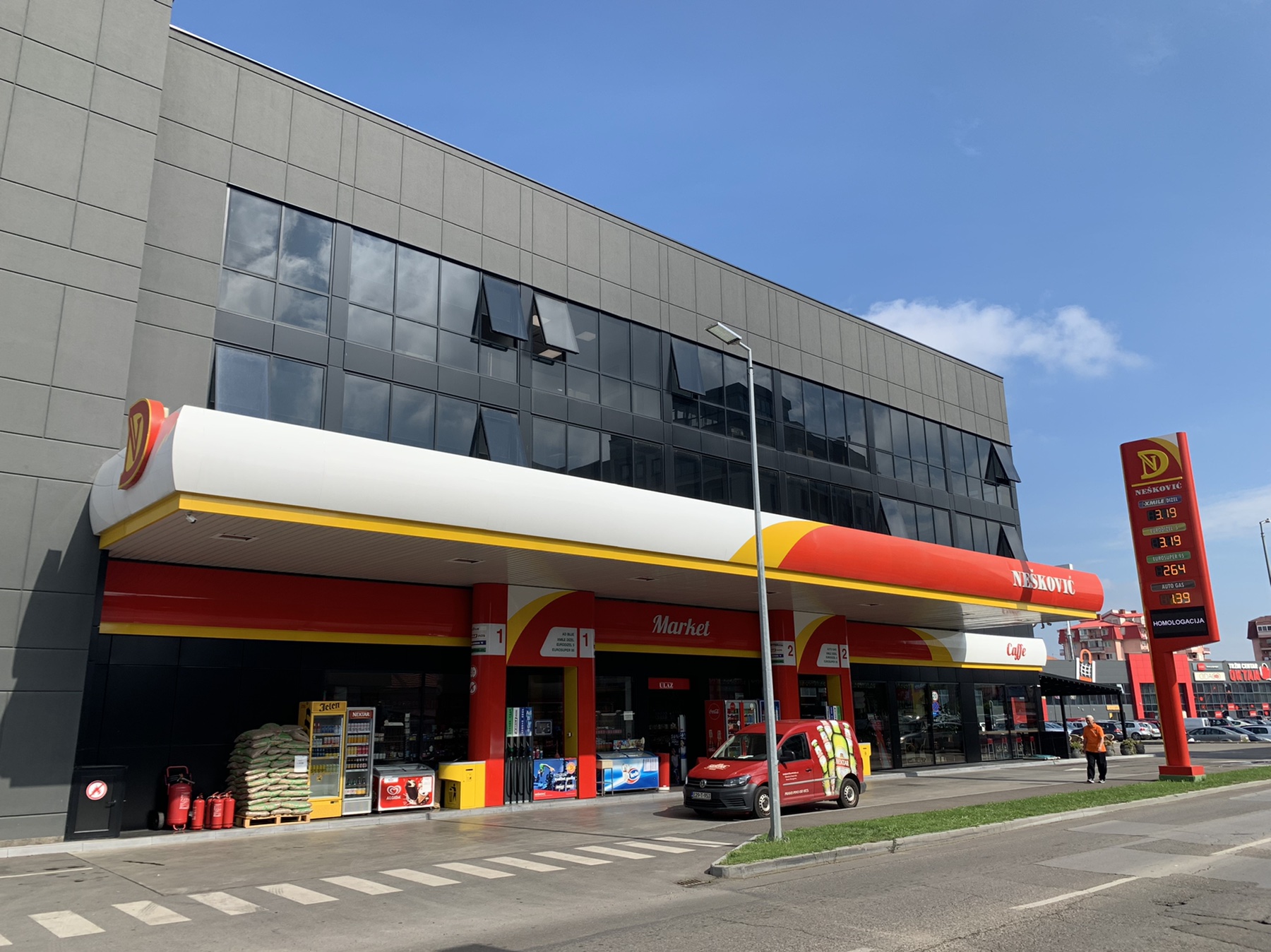 AKCIJSKA CIJENA GORIVA U nedjelju SNIŽENJE na Nešković pumpi u Sremskoj ulici (FOTO)