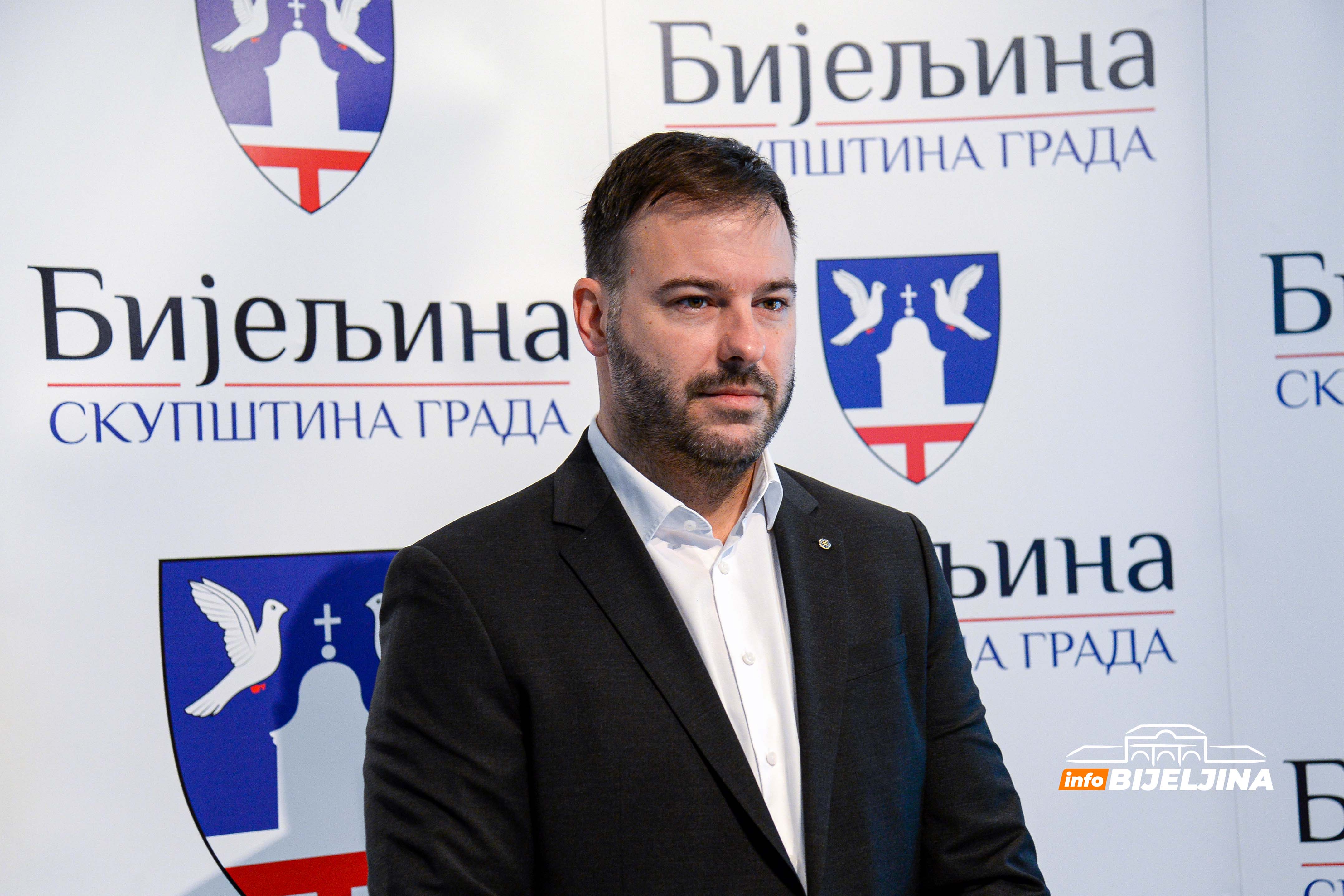 BIJELJINSKI ODBORNICI ZA INFOBIJELJINA Mladen Petrović (RSS): Obrazovanje mora biti stub društva