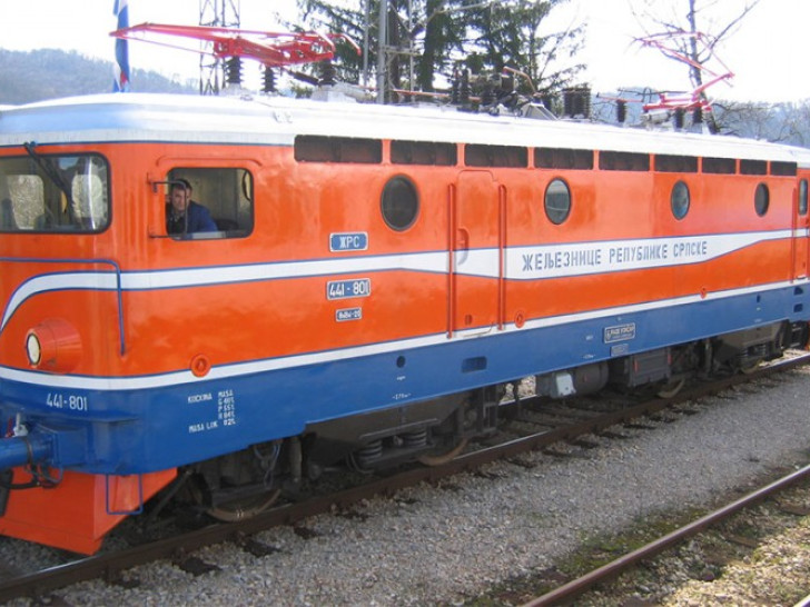 Vozovi stali zbog dva centimetra snijega