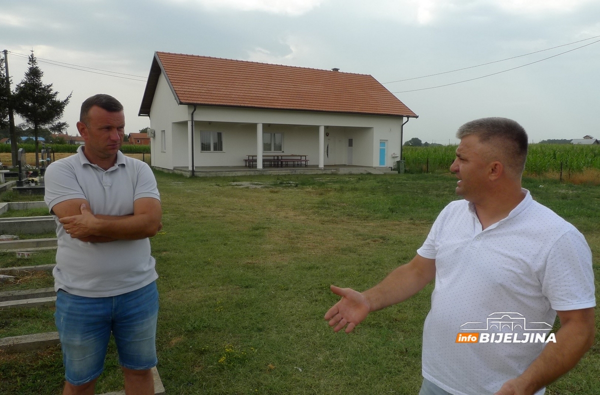 Na groblju u Batkoviću slobodno još samo desetak grobnih mjesta (FOTO)