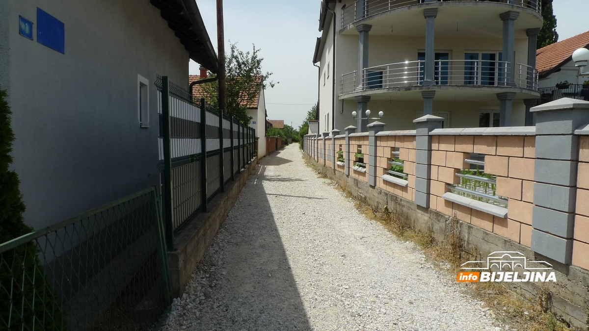 MZ Bogdanovići: Četrdesetak septičkih jama nije obuhvaćeno novom kanalizacijom (FOTO)