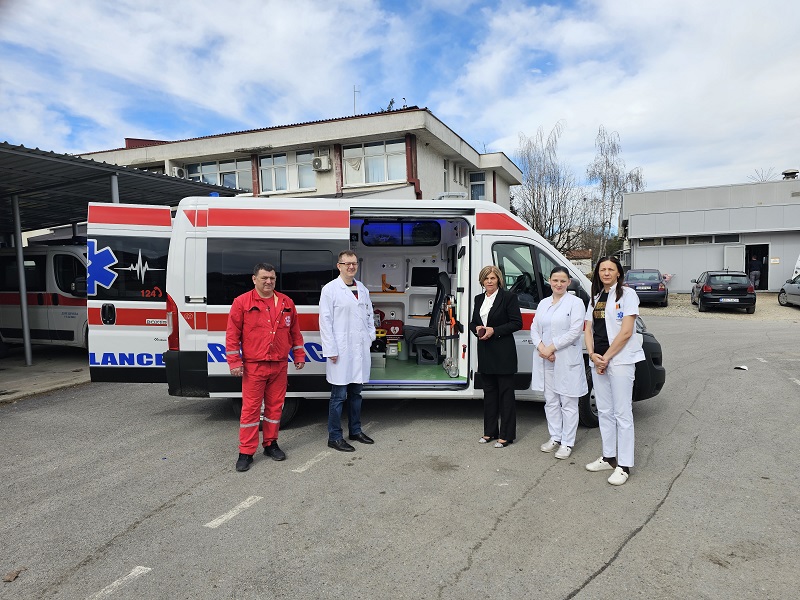 “Potpuno opremljeno za hitne slučajeve” Dom zdravlja Ugljevik dobio novo sanitetsko vozilo