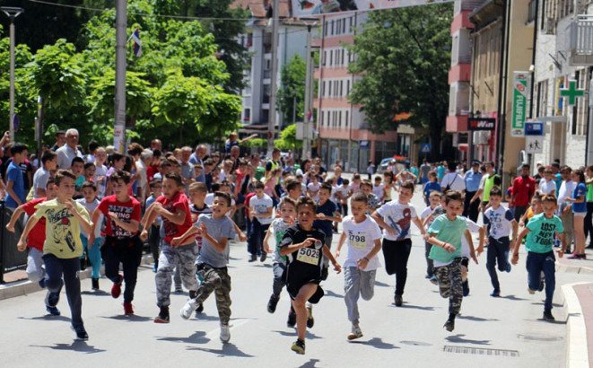 U uličnoj trci u Zvorniku oko hiljadu učesnika