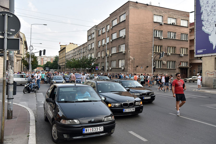 Protest vozača u Srbiji: Cijene goriva blokirale ulice