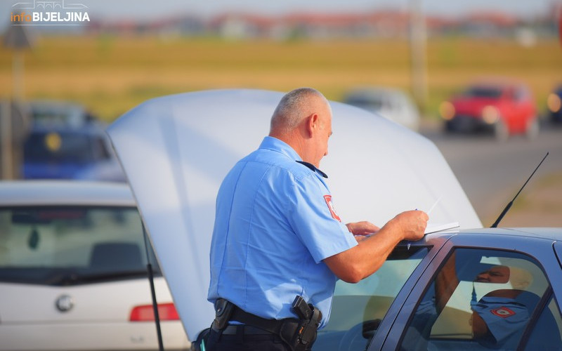 Policajci poručili građanima da nezadovoljstvo zbog cijene goriva izražavaju u skladu sa zakonom, inače će platiti kaznu