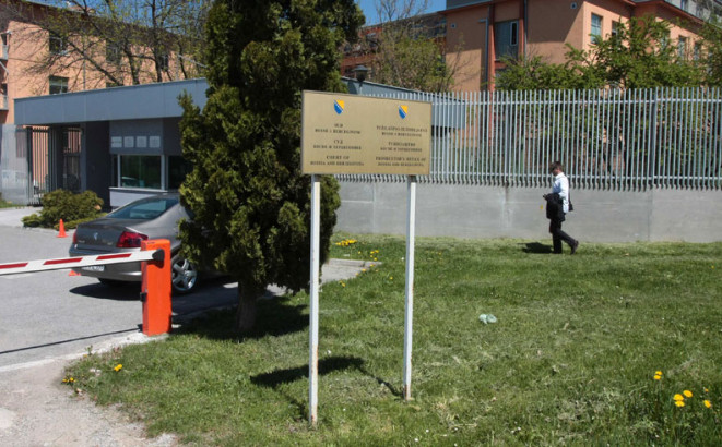 Optuženi za zločine vještak u istom sudu