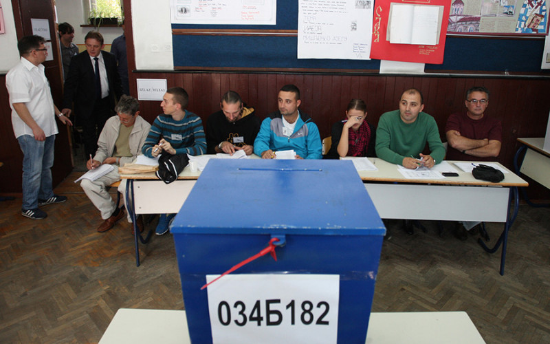 Za vrijeme izbora oni sjede kući: Zašto u BiH ne glasa 45 odsto birača?