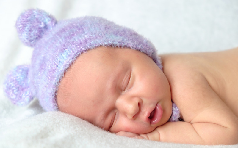 Roditelji beba spavaju samo 4 sata i 44 minute po noći