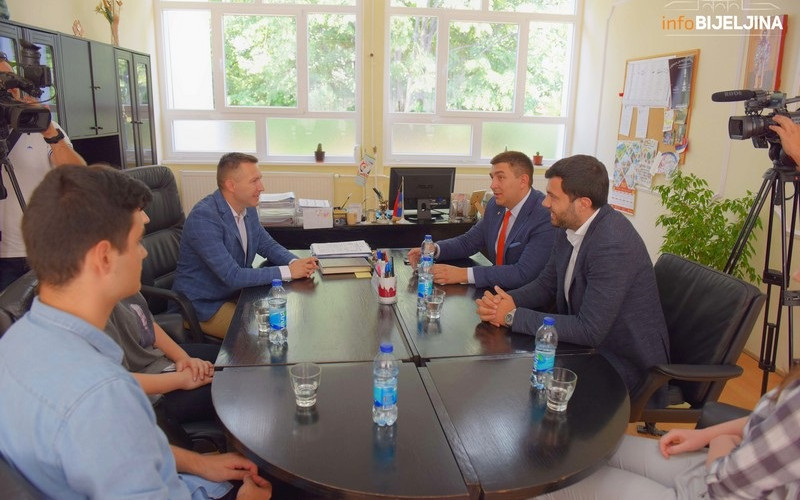 Igor Dodik posjetio Gimnaziju 