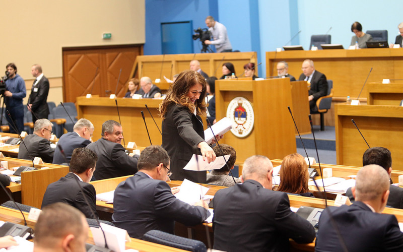 Poslanici u Srpskoj jedini opravdali plate